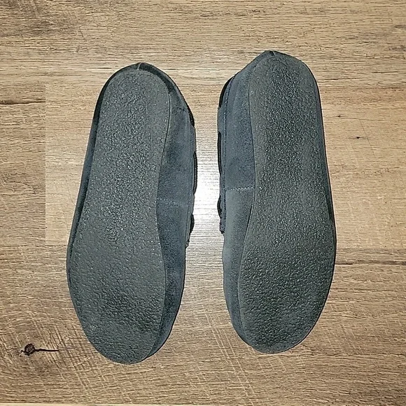 Wore Twice Inside   Mens Small (7-8) American Eagle Moc Slippers - Picture 2 of 4